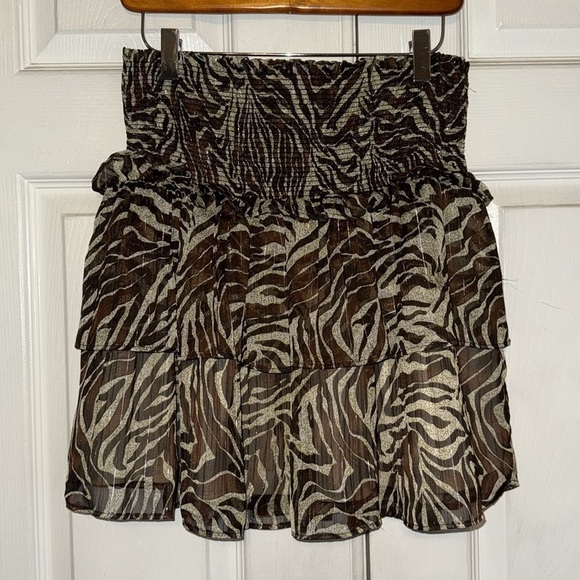 Walter Baker Nova Smocked Waist Ruffled Layered Animal Print Mini Skirt - Picture 2 of 6